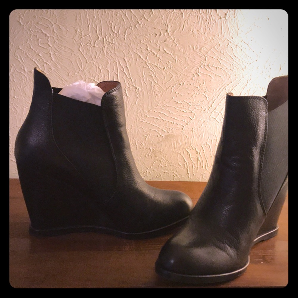 Corso como Lexy Wedge Bootie. Worn once.